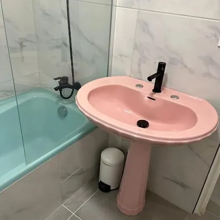 La Pomme De Pin Apartament *